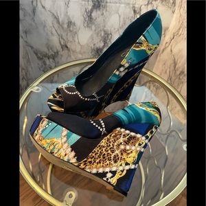 1. Aldo Wedge size 40 US 9